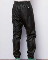 【2021 Fall & Winter NEW Arrivals】A blendsフェイクレザーラムスキンジョガーパンツ - A blends official | ブランド公式オンラインストア