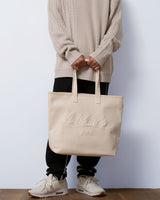 【2022 New Collection】A blends エンボスロゴキャンバストートバッグ ※予約商品 - A blends official | ブランド公式オンラインストア