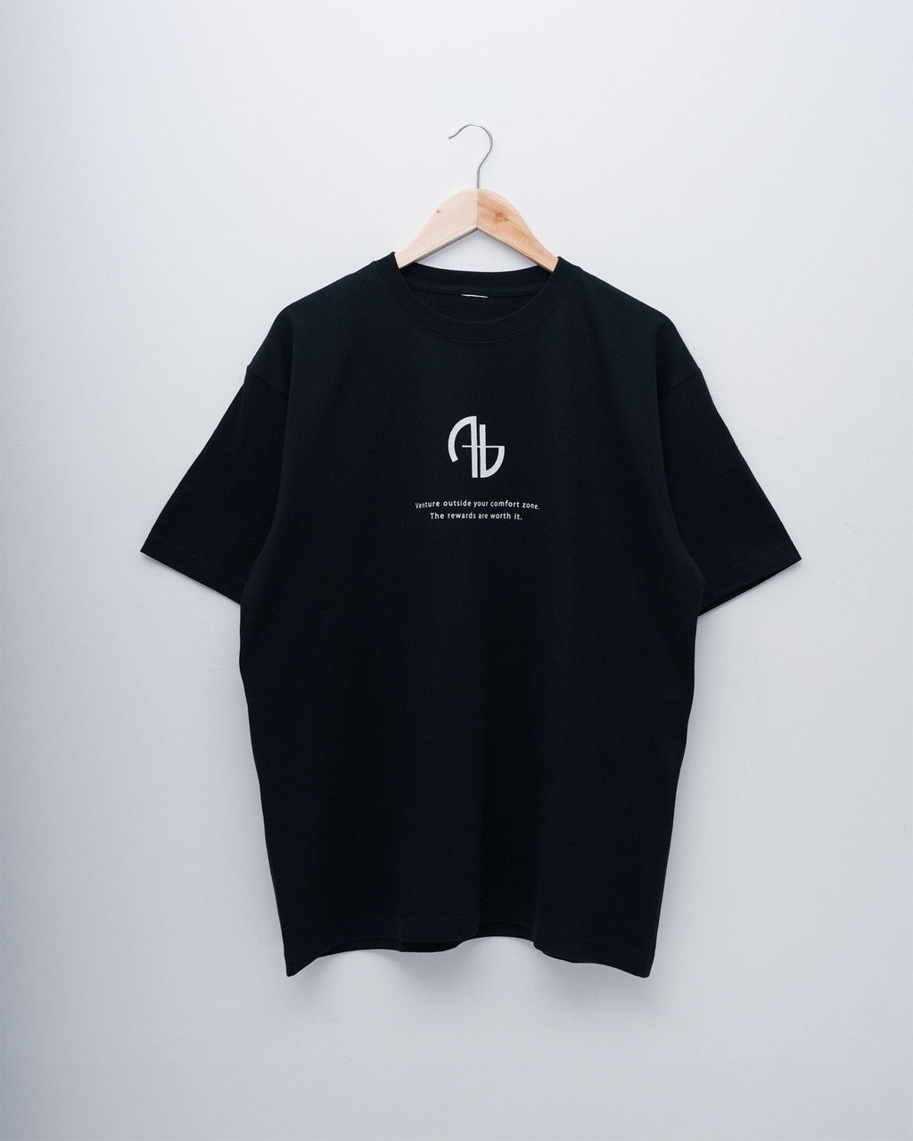 モダンロゴクルーネックTシャツ – A blends official | ブランド公式 ...